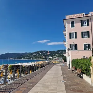 albergo-miramare-spotorno.hotelitalianriviera.com/